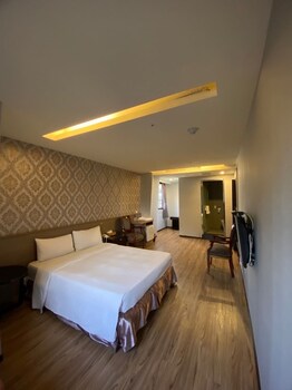 crystal city hotel