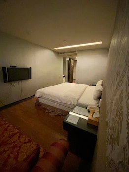 crystal city hotel