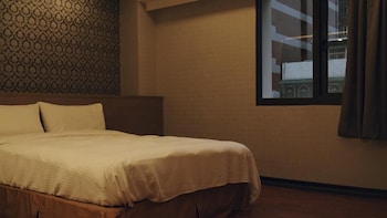 crystal city hotel