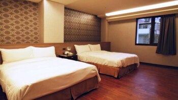 crystal city hotel