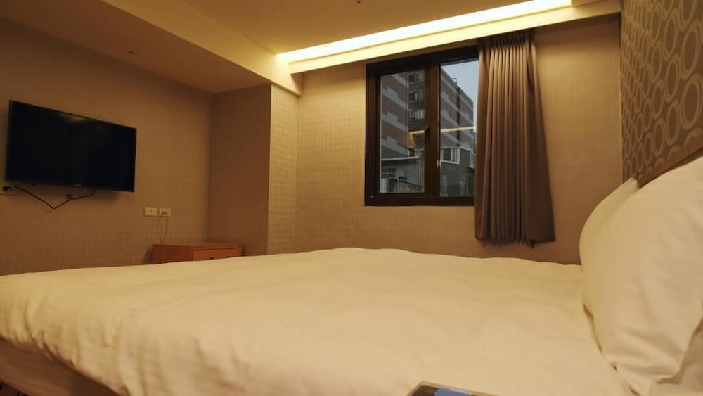 crystal city hotel