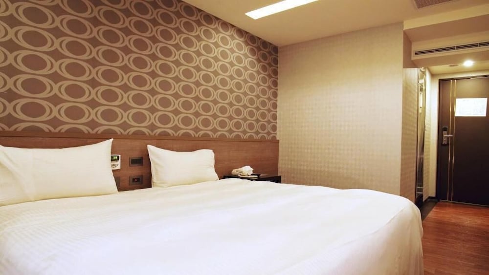 crystal city hotel