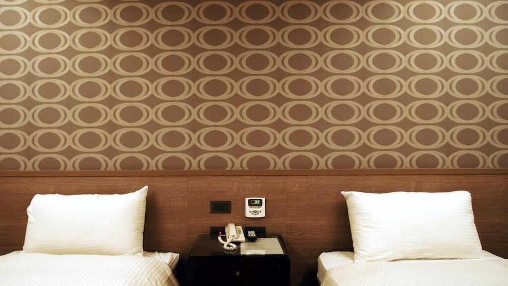 crystal city hotel