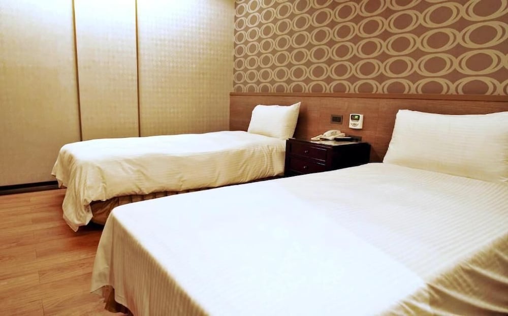 crystal city hotel