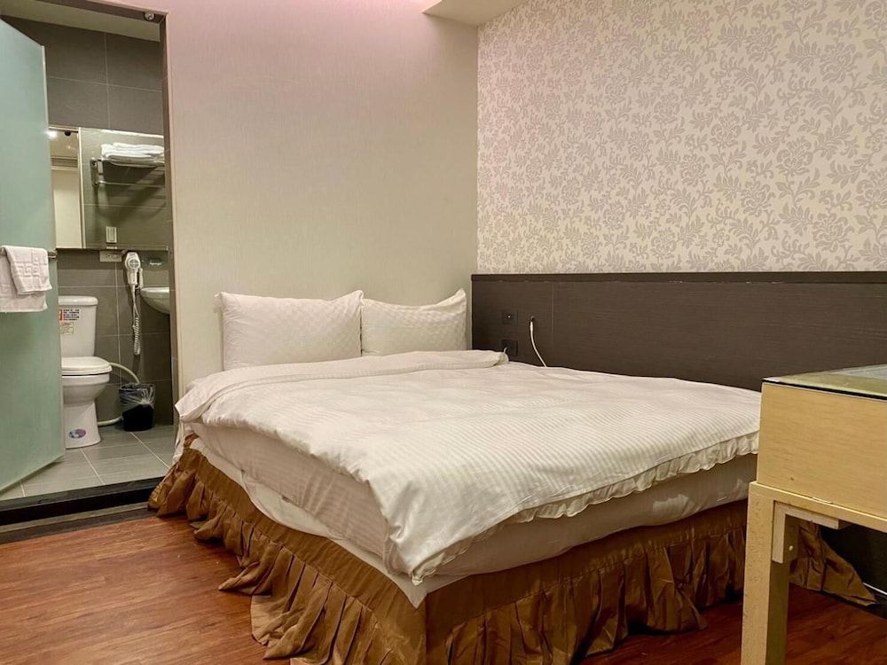 crystal city hotel