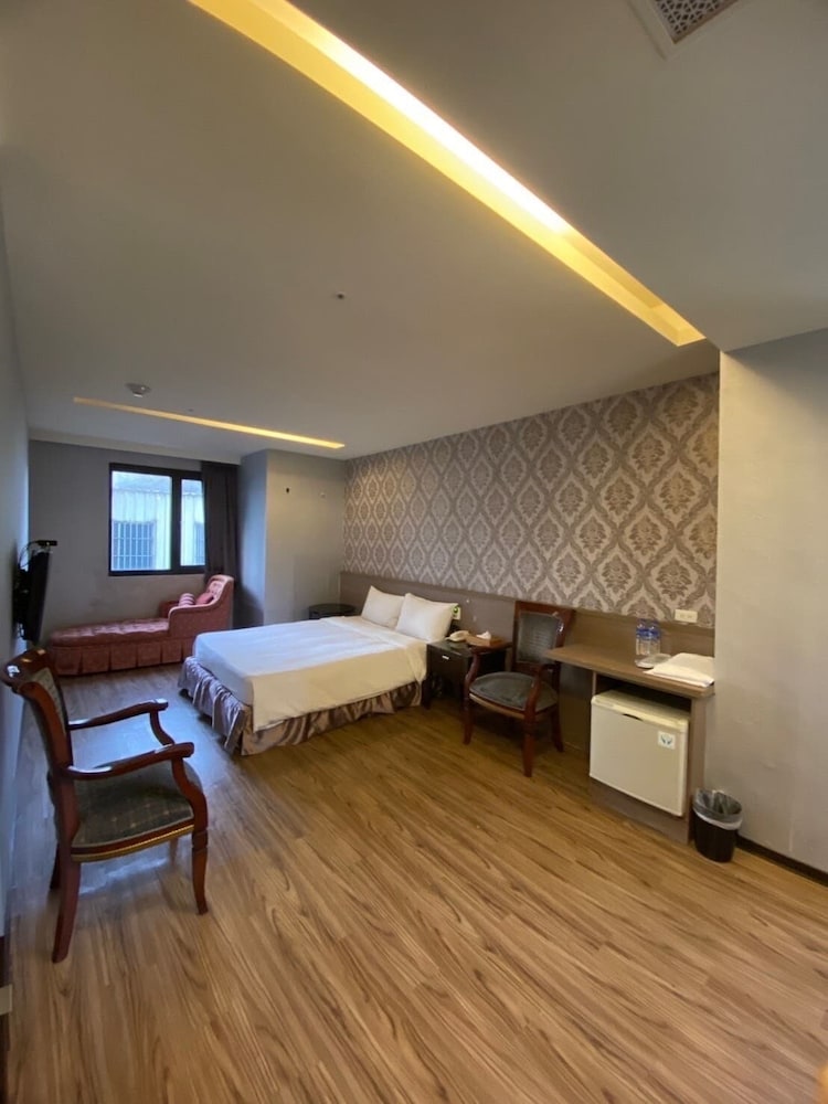 crystal city hotel