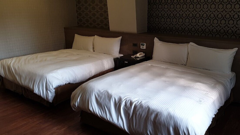 crystal city hotel