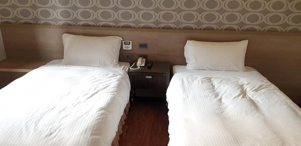 crystal city hotel