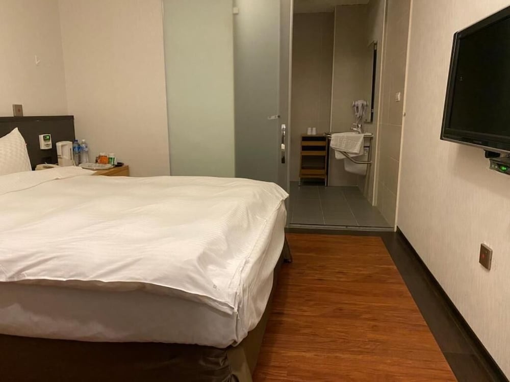 crystal city hotel