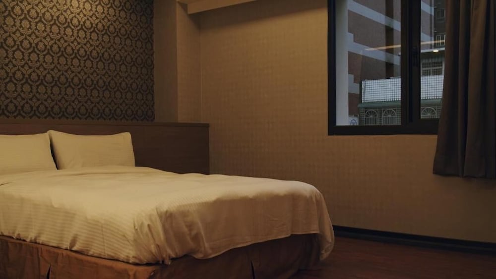 crystal city hotel