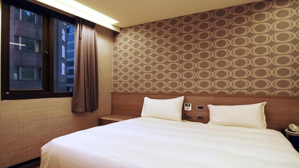 crystal city hotel