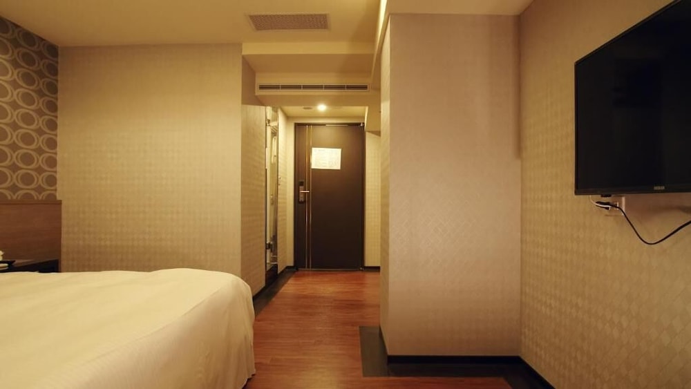 crystal city hotel
