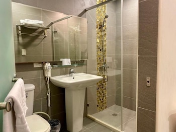 crystal city hotel