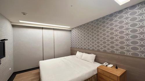 crystal city hotel
