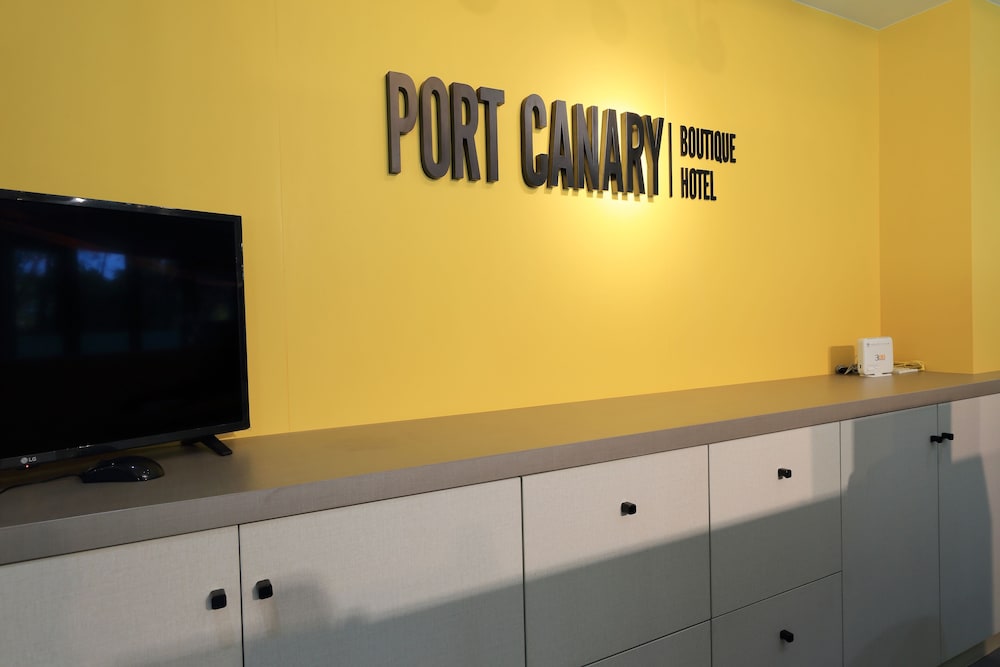 port canary hotel