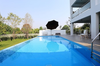 port canary hotel