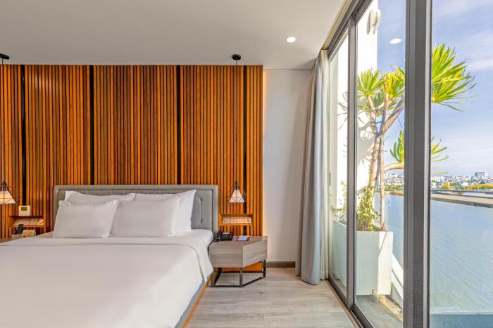 haian riverfront hotel da nang