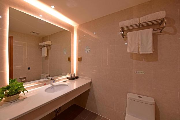 greentree inn tongxiang chongfuzhen world fur cent