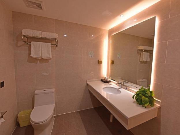 greentree inn tongxiang chongfuzhen world fur cent