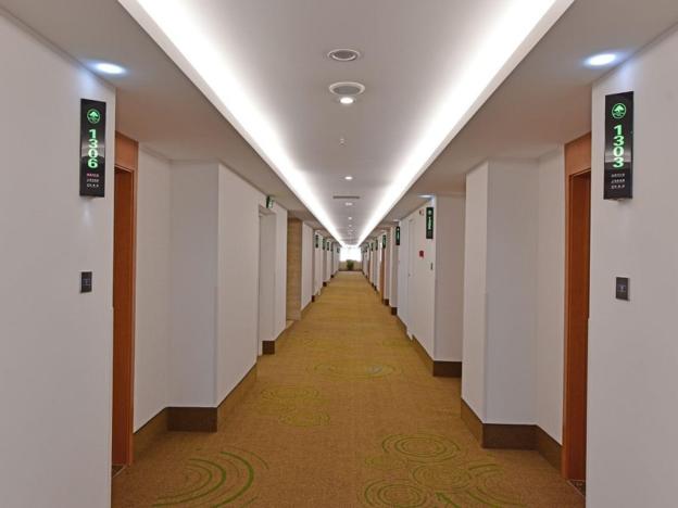 greentree inn tongxiang chongfuzhen world fur cent