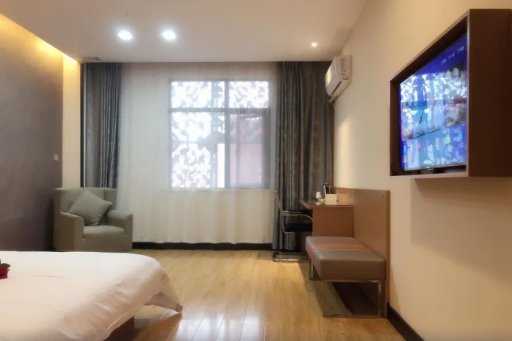 7 days premium qianjiang railway station lobster city