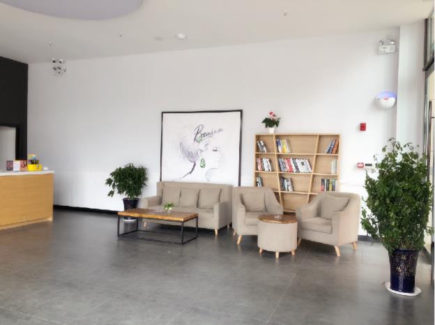 7 days premium qianjiang railway station lobster city