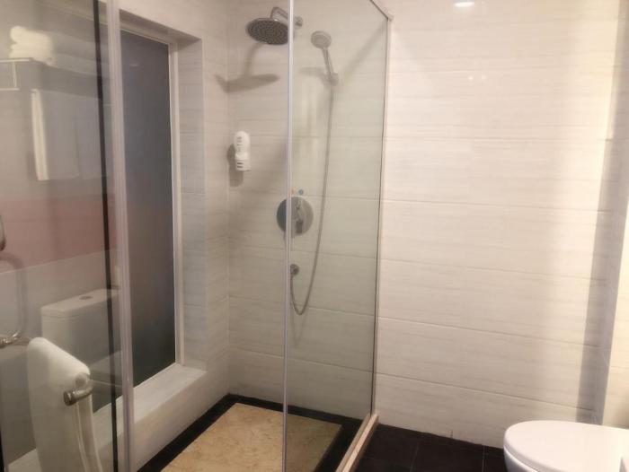 7 days premium qianjiang railway station lobster city