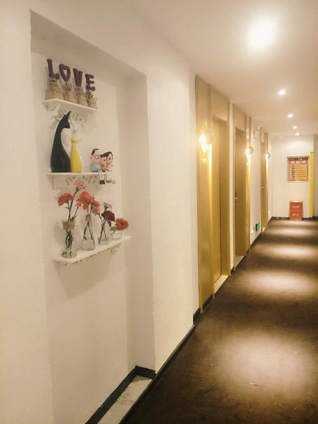 iu hotel xingyi sports center