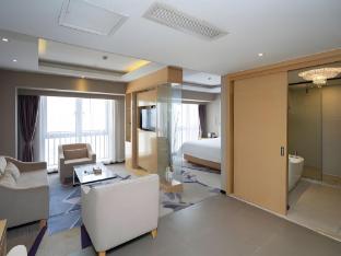 iu hotelsa zhongshan xiaolan parkway plaza