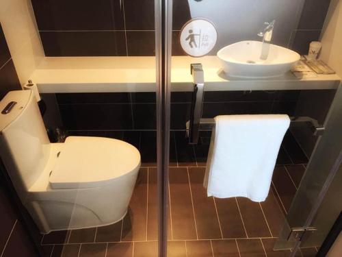 iu hotelsa zhongshan xiaolan parkway plaza