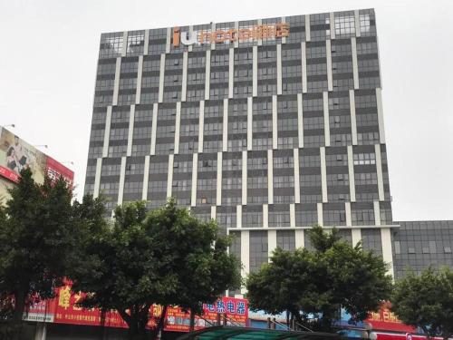 iu hotelsa zhongshan xiaolan parkway plaza