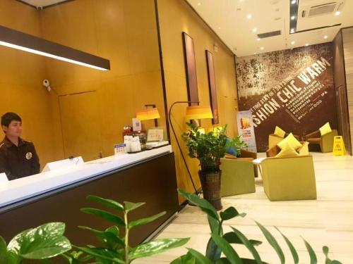 iu hotelsa zhongshan xiaolan parkway plaza