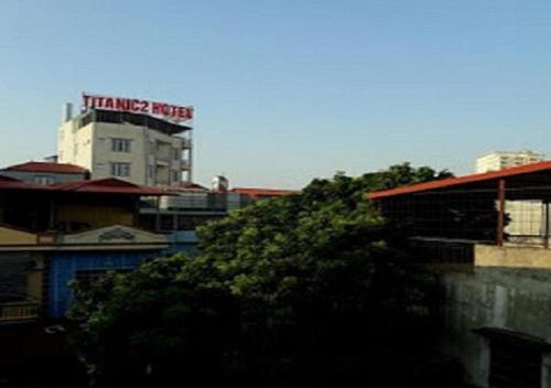 titanic 2 hotel