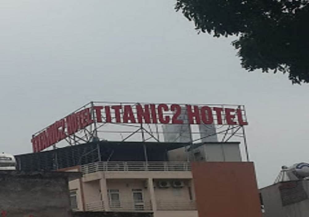 titanic 2 hotel