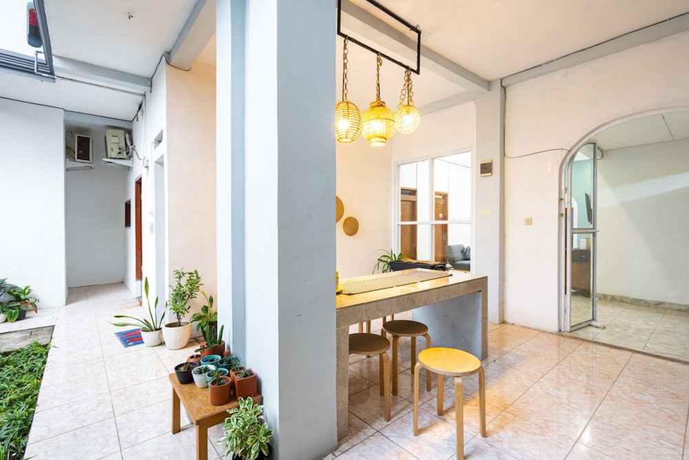 reddoorz near exit toll tanah baru bogor