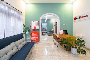 Reddoorz Near Exit Toll Tanah Baru Bogor,West Java>>Bogor,2 star
