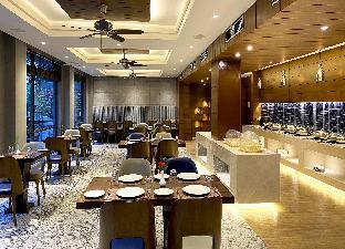 the rosefinch sarovar portico