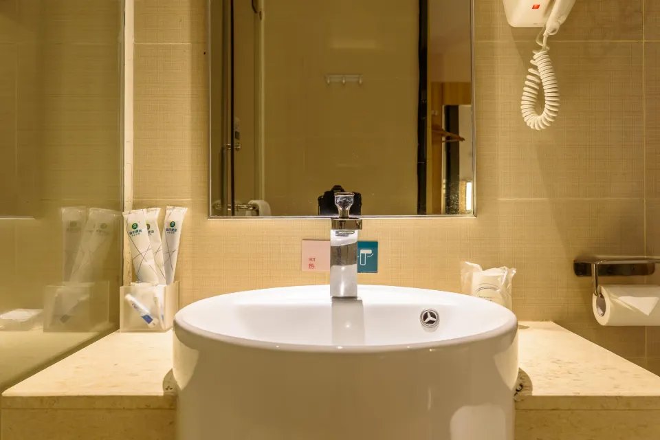 city comfort inn haikou east high speed railway station
