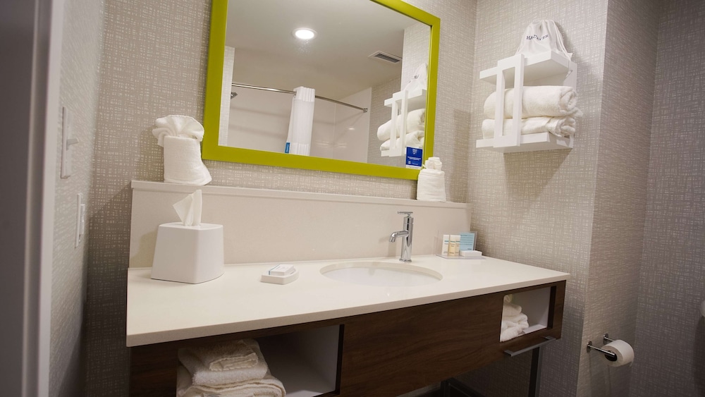 hampton inn and suites st clairsville