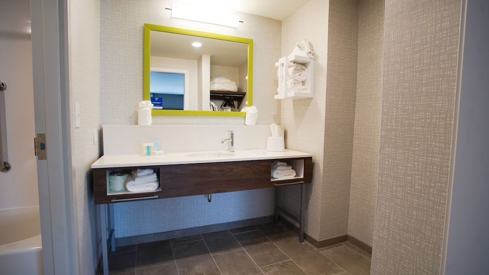 hampton inn and suites st clairsville