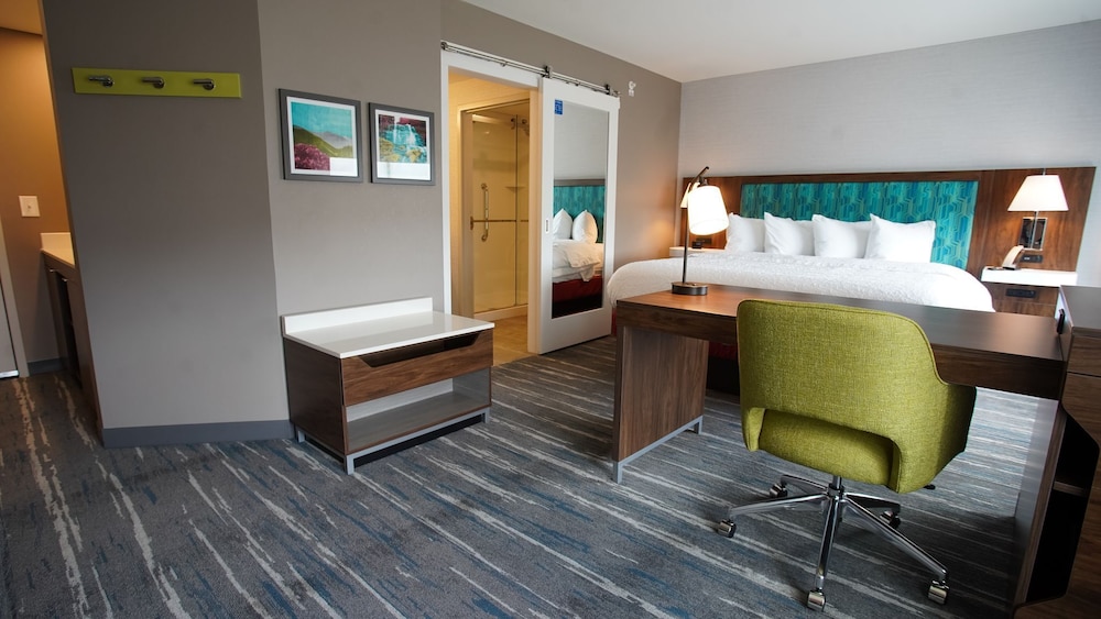 hampton inn and suites st clairsville