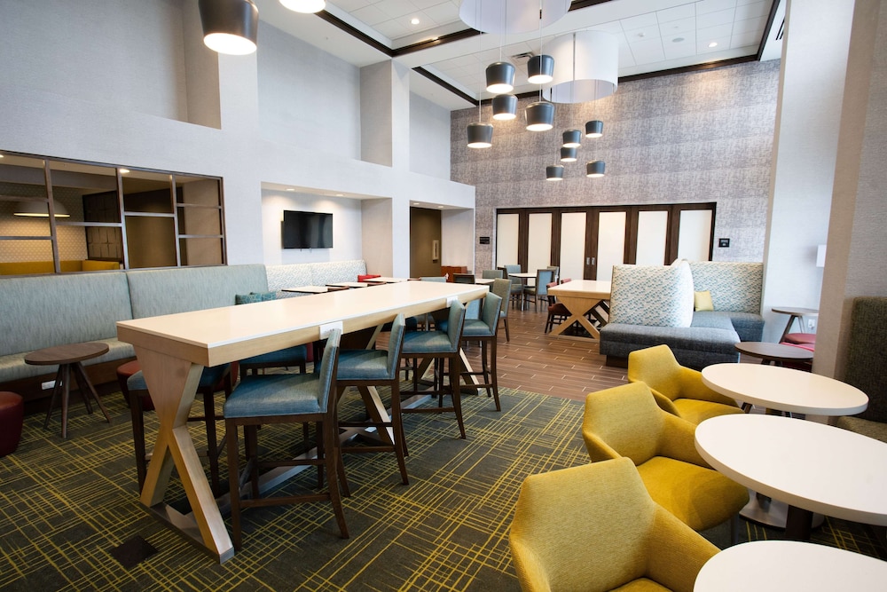 hampton inn and suites st clairsville