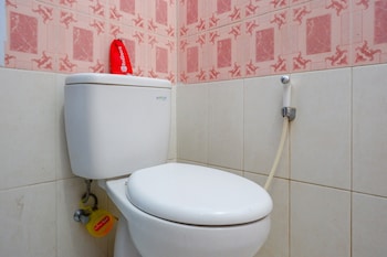 reddoorz plus syariah near stasiun pekalongan 2