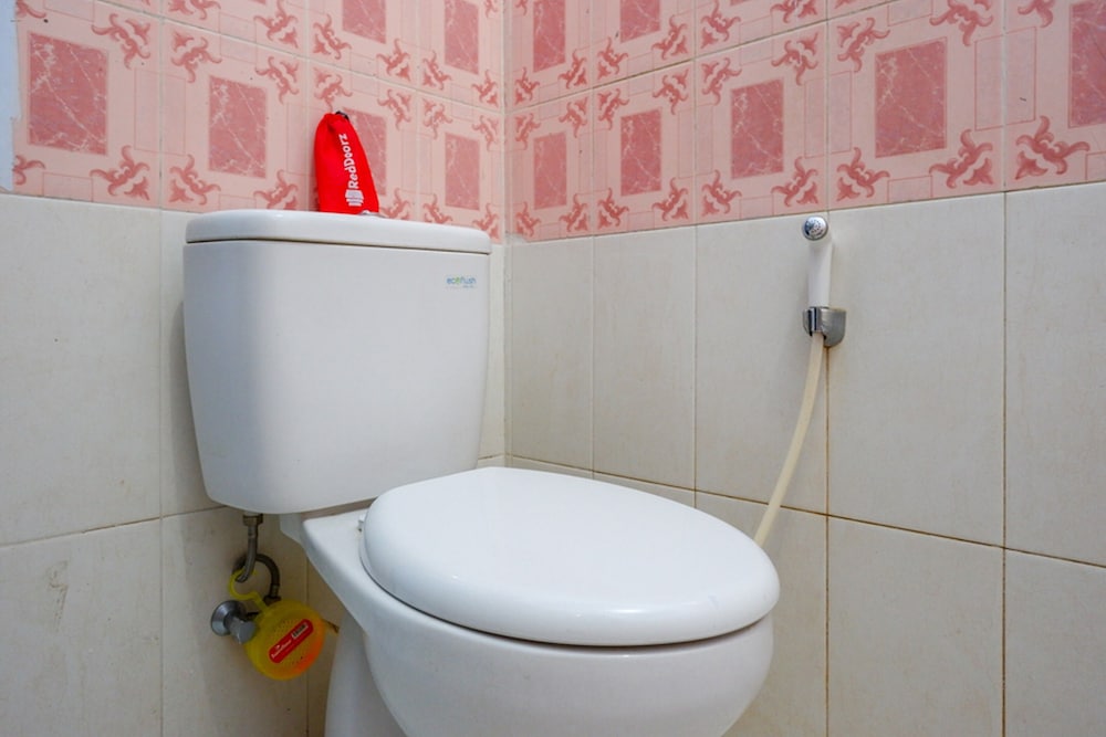 reddoorz plus syariah near stasiun pekalongan 2