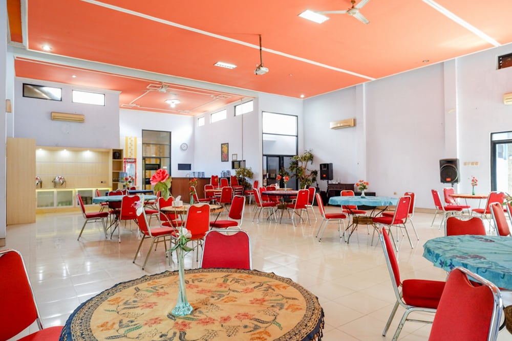 reddoorz plus syariah near stasiun pekalongan 2