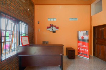 reddoorz near bukit kubu berastagi