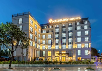 marina bay con dao hotel