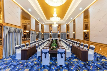 marina bay con dao hotel