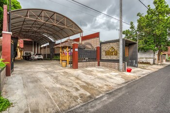 reddoorz syariah near kebon rojo park blitar