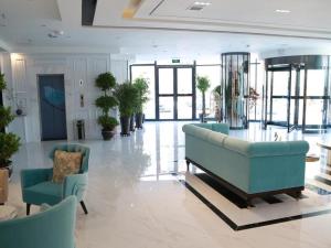 xana hotelle jinzhou central south street red star macalline